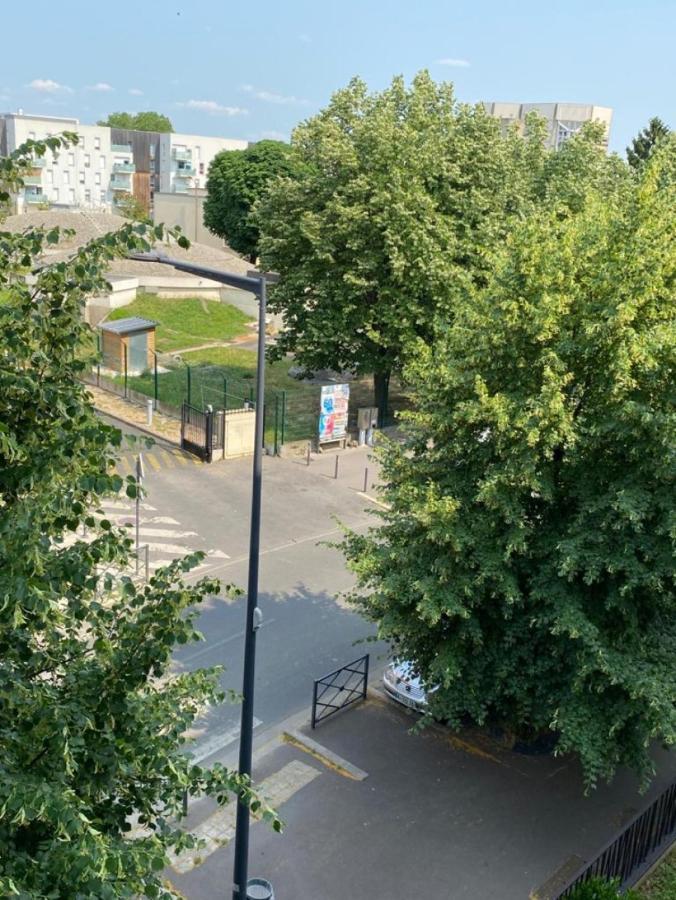 Jardins De La Noue Lägenhet Villeneuve-la-Garenne Exteriör bild
