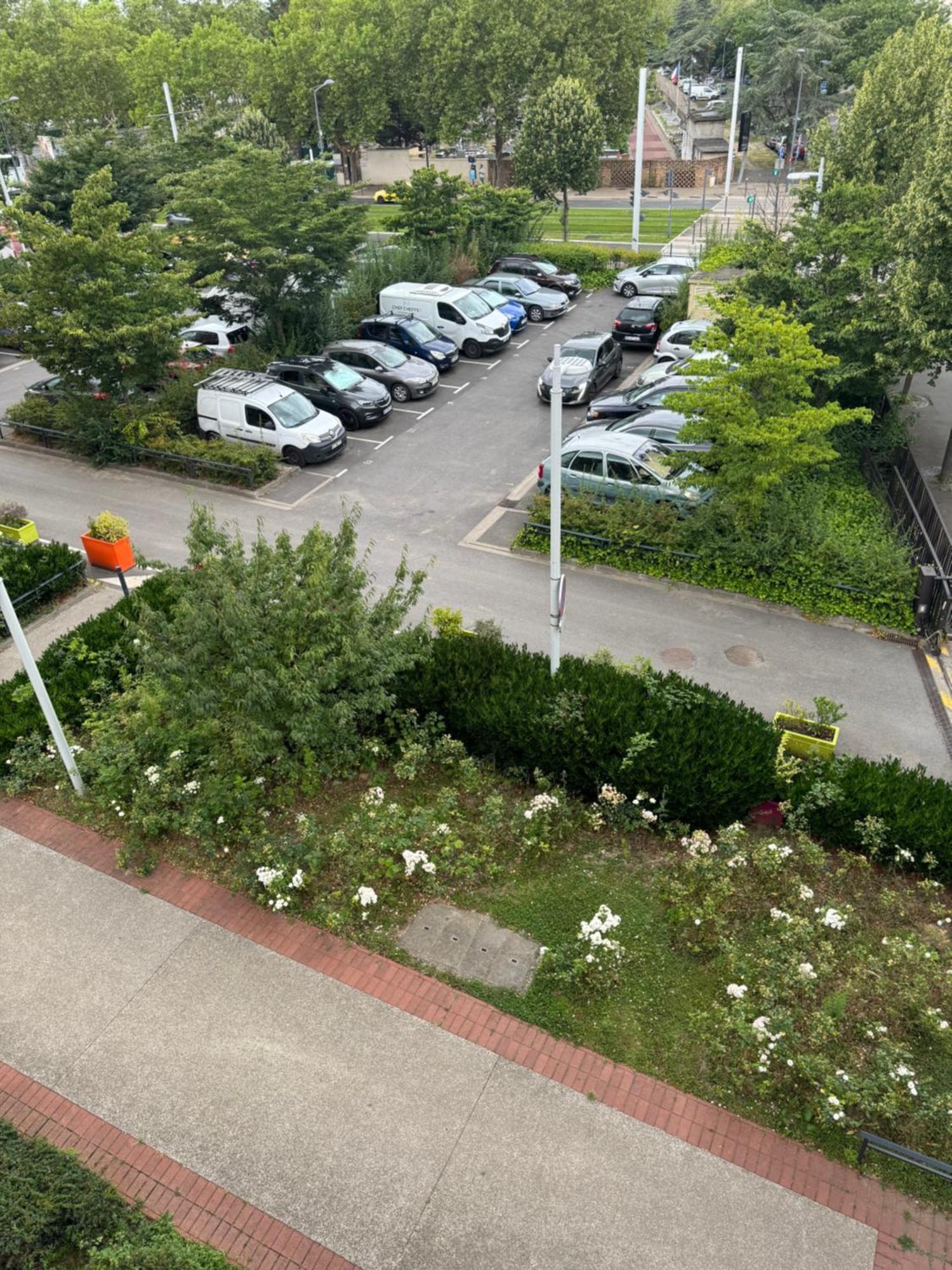 Jardins De La Noue Lägenhet Villeneuve-la-Garenne Exteriör bild